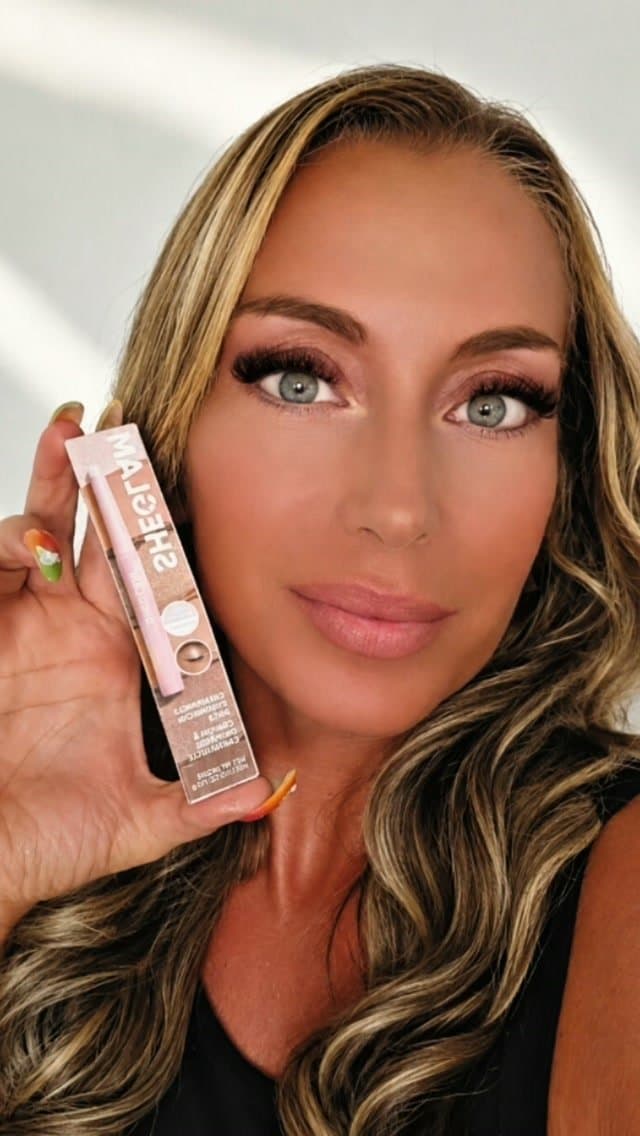 ✨ Un solo stick, mille possibilità 💕👁️
Il SHEGLAM Creamsicle Eyeshadow Stick è diventato uno dei miei alleati preferi