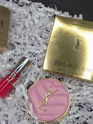 ✨ Pinch me moment! ✨ This dream PR box from @yslbeauty just landed, and I’m honestly still screaming! 😍 The Loveshine Plumping Lip Oil in Cherry Flash is absolutely out of this world, that juicy shine and tint? Obsessed. 💋 And can we talk about Make Me Blush in shade 42 Baby Doll’s Pink?! It’s the sweetest pop of color. I officially have five now (because clearly, one is never enough 😉) If you know me, you already know I’m head over heels for these YSL blushes. I can’t wait to start playing with everything, my vanity just got a serious upgrade. 💄✨ Kindly gifted by @yslbeauty #YSLBEAUTY #MAKEUP #pinchme #AD #YSLBEAUTYCHERRYSWITCH
