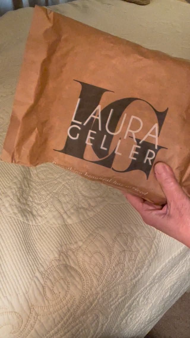 #gifted My first claims from @poweredbyhue and this was a very generous one! I have never tried @lauragellerbeauty so I