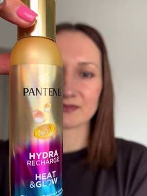 Il calore che non secca ma idrata. Con nuova crema Hydra Recharge Heat&Glow di @CapelliPantene non ho più paura di usare