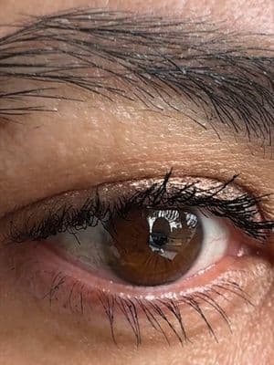 #AD ✨ Armani eyes, but make them pink ✨ A little closer look at the Armani Beauty Eye Tint and Vertigo Drama Mascara in action 🩷 The Eye Tint blends so effortlessly and gives the prettiest wash of colour, while Vertigo Drama adds instant definition and volume to finish the look. Such an easy combination for a soft, polished eye look ✨ @Armani beauty #ARMANIBEAUTY #ArmanibeautyPinkDrama #glow_with_ania