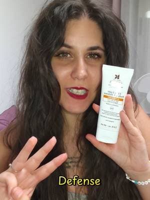 Respuesta a @raaquelmbb #publicidad | Día 3 de la serie 9 días, 9 protectores solares virales. En el día de hoy estaremos probando el protector solar Ultra light Daily UV Defense SPF 50 de @Kiehl's Since 1851 que promete ser ultra fluido y no dejar la sensación de grasa en la piel y además con tecnología anticontaminación. Este protector ha superado mis expectativas. #uvdefensexlorealistar #lorealistarspain