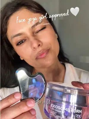 Exosomes + PDRN have been everywhere lately for glow, hydration, and skin elasticity ✨ But what really made this stand out to me was the built-in gua sha experience. The texture has such a soft glide to it that the massage feels incredibly smooth and relaxing on the skin 🤍 Definitely one of those skincare steps that feels both effective and luxurious. Available on YesStyle ✨ Code: HRWD0402STD #ad #maxclinic #guasha #PDRN #skincare @MAXCLINIC @YesStyleInfluencers