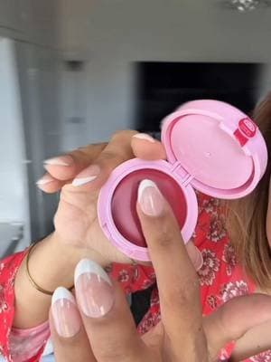 Unboxing my first Revolution Beauty parcel 😍 @Makeup Revolution #prhaul #Unboxing #RevGen #ad #MakeupRevolution 10% discount code : WCRHQSVHN6 https://community.revolutionbeauty.com/s/fariha