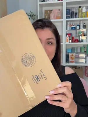 Surprise …. Thanks @L’Oréal Paris ❤️ can’t wait to try them. #دختر #آرایش #زیبایی #loreal #prpackage