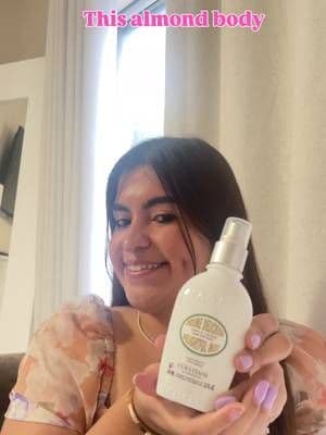 This mist is giving vacation in a bottle 🌴💛 #loccitane #bodymist #almondglow #gifted #beautyfaves @LOCCITANE