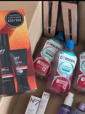 AD Latest Boots haul for me and the family including a couple of Christmas presents. ♥️ @Boots UK @L’Oréal Paris @No7 @Real Techniques UK @Head & Shoulders UK Corsodyl & Oral B #AD #shopping #haul #christmas #bootshaul