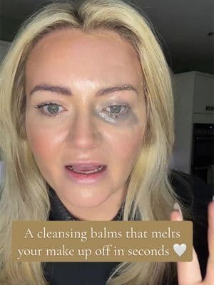 @Wonderskin cleansing balm melts off your makeup in seconds, even your mascara π€#cleansingroutine #cleansingbalmβ¨ #cleansingbalmseamakeup #tiktokmademebuyit #dealdrop