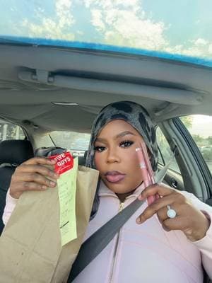 So obsessed ๐ Putting the huda beauty lip stain to the grease test ๐ @Huda Beauty #ad #hudabeauties #hudabeauty