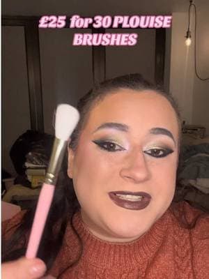 This is incredible savings @PLOUISE makeup brushes are at £25 for 30 brushes #dealdrops #tiktokmademebuyit #beautycrush #makeup #tts