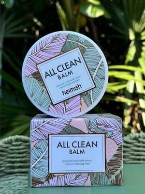 This isn’t my first time using the Heimish All Clean Balm – and there’s a reason I keep going back to it ✨ The texture is dreamy: buttery smooth, melts down instantly, and glides over the skin like silk. It breaks down makeup and SPF in seconds with no irritation. The subtle, clean fragrance adds a touch of spa-like calm, and the rinse-off is quick and effortless – no residue, no tightness, just soft, refreshed skin. It’s a staple in my double cleansing routine for a reason. 🛍️ Have you tried it yet? Grab yours from YesStyle and save with my code: SAFJB5OF @heimish.cosmetics @YesStyleInfluencers @YesStyle #ad #gifted #heimish #YesStyle #YesStyleInfluencers #YesStyleReview #cleansingbalm