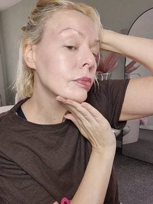 This has become my every day makeup/skincare combo in 1! If glass skin and skincare are your vibe, you will love this duo 🫶 #TikTokMadeMeBuyIt #dealdrops @mixsoon.uk