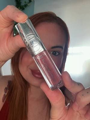 Enamorada de esos gloss voluminosos 🙂↔️🤌🏼 #loreal #plumpinglipgloss #labial #gloss #tiktokshop