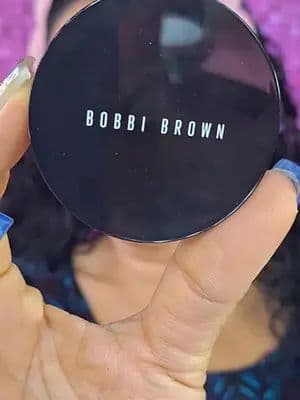 Quieres lograr un look fresco y armonioso? Hoy te traigo el secreto: el Bobbi Brown Pot Rouge. @Bobbi Brown @bobbibrowncosmetics Este producto versátil es perfecto para labios y mejillas, pero yo esta vez me atreví a más y que ornato en todo el rostro. Su fórmula cremosa se mezcla como un sueño ¿Te atreverías a hacerte todo un look con rubor? #giftedbybobbibrowncosmetics #monochromaticmakeup #monochromaticmakeup #minimalistmakeup , #everydaymakeup #multiusemakeup #pinkmakeup #pinkvibes #monochrome
