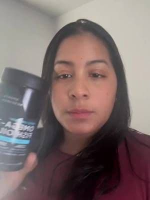 Colaboración con Sports Research 💙 Incorporar Omega 3 a mi rutina diaria es una forma sencilla de cuidar mi bienestar mientras sigo activa. Me gusta prestar atención a la calidad y a las pruebas de terceros al elegir un suplemento. Encuentra el producto en el enlace de mi bio 🔗 #giftedbySportsResearch #SportsResearch #Omega3 #RutinaDeBienestar #VidaActiva
