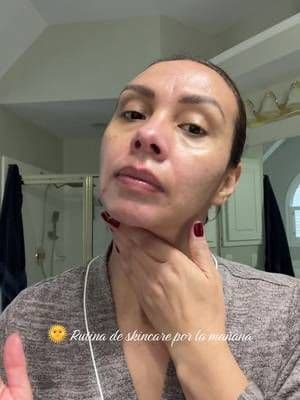 Piel seca en invierno? Esto te va a encantar ❄️✨ Empiezo con mis tónicos favoritos: Thayers y TONYMOLY. Son muy similares y dejan un brillo precioso en la piel. Luego aplico este sérum con SPF de The Ordinary, que hidrata y ayuda a reafirmar la piel. Y para cerrar, mi crema de Versed, súper hidratante y perfecta para mantener la piel firme y jugosa todo el día. #tiktokshopcreatorpicks #creatorsearchinsights #skincare @Thayers @TONYMOLY USA @Versed Skin @The Ordinary