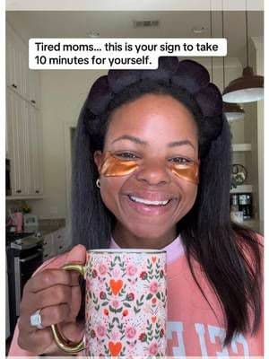 Tired moms… this is your sign to take 10 minutes for yourself. 🤍 These @grace and stella under-eye masks help with puff