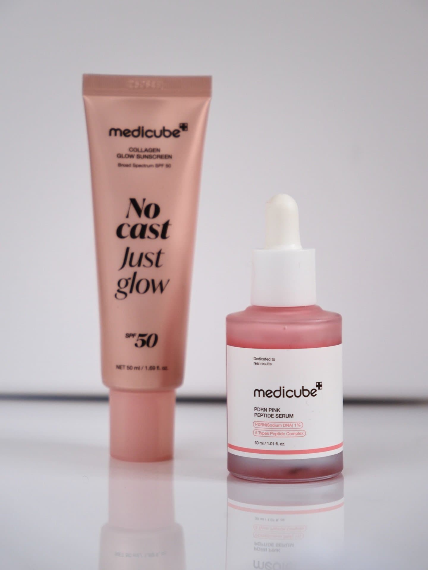 @medicube_global_official 2 steps to glowing skin ✨
💧 PDRN + Peptides for hydration & smooth skin
☀️ SPF 50 for protec