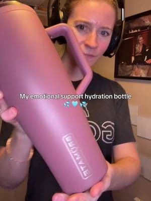 My fave hydration hero… @BrüMate era flip. Easy to carry water bottle with a flippy straw that’s removable for cleaning! No more mold drinking #brumate #eraflip #waterbottle #hydrate #tiktokshopcreatorpicks