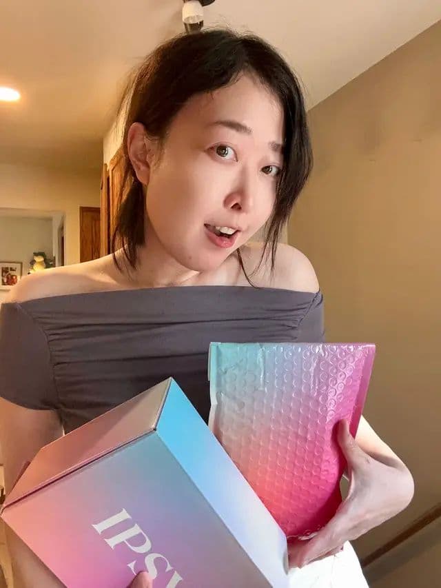 @IPSY @boxycharm box ✨ Theme of the month: Enter Your Soft Era 🌸 Embrace gentle, glowy vibes with soothing products! Ready to get soft and radiant? Let’s go! 💖 Boxycharm:( 5 Full-size beauty products / Up to $200 value, only $30 per month) @Defiance Beauty Lip Gloss @JLo Beauty The Star Filter @REN Clean Skincare Everyhydrate Marine Moisture Cream @Toyfactory Hyaluronic Oat Milk Makeup Remover @IL MAKIAGE Baked Blush .. #ipsy #GiftedbyIPSY #makeup #skincare #boxycharm #aethetic #unboxing #blush #skincareproducts #unboxing #aethetic