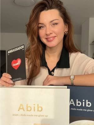 Привіт! Мене звати Аліна, і я дуже рада стати амбасадоркою Abib COLORS @Abib Cosmetics ! 🤍🩷💜🩵💛💙💚 Я тримаю свою листівку Abib COLORS і з великим захопленням хочу поділитися тим, що отримала — особливо мене потішила красива коробка з журналом Abib Magazine 2025. Усе виглядає неймовірно, і я вже не можу дочекатися, щоб почати створювати контент із цими продуктами. З нетерпінням чекаю можливості показати вам ще більше COLORS від Abib! 🌈 #abib #abibcolors #abibambassador #onboarding #ambassador