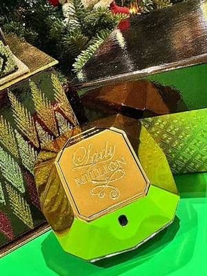 A festive classic that always feels powerful ✨ Warm, bold and unapologetically glamorous, this is the kind of fragrance that turns getting ready into a confidence ritual. Still one of my go-to choices when I want something statement-making rather than subtle. 🛍️ Shop here: https://communityuk.rabanne.com/a/glow.with.ania 🔗 Link available in my LinkTree in bio @rabanne #ad #glow_with_ania #RabanneBeautyLovers #RabanneParfums #selfpurchase