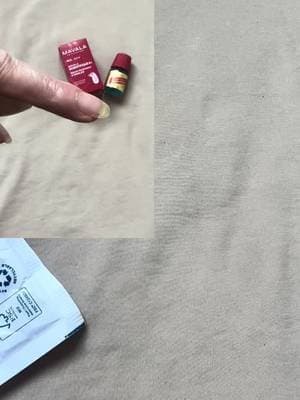 Unboxing Essie Break Fix 💅✨ Je viens de le tester : il marche VRAIMENT ! Sèche en quelques secondes, je suis bluffée 😍 La vidéo démo arrive très vite 👀 👉 Ajoute-le à ton panier maintenant. @Essie #nail #essie #tiktokshop #offresquideferlent #offresdete