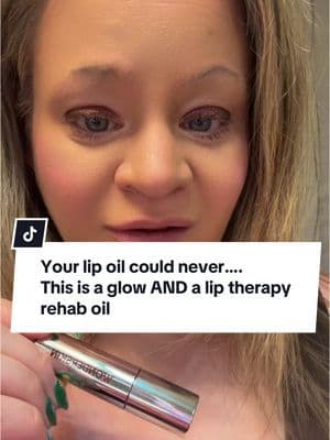 Your lip oil could never…. This is a glow and a lip therapy rehab oil #creativesearchinsights #ugc #ugccreator @Wonderskin Beauty #l#lipoill#lipoilsl#lipoilreviewl#lipproductsl#lipsm#makeuptokm#makeupm#makeupproductsw#wonderskinl#liptherapyb#beautyb#beautytoks#shadea#amour#lptherapy ##tts#tiktokshop #wonderskinproducts #wonderskinbeauty