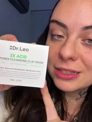 Poros aparentes e cravinhos? 👀 Fui testar a máscara de argila 3X Acid da Dr. Leo e mostrei tudo de pertinho! O produto está na sacolinha 🛍️✨ #TikTokShopBrasil #MascaraDeArgila #PorosDilatados #PeleOleosa #cuidadoscomapele