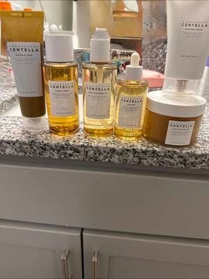Kit de centella asiática de skin1004 para pieles sensibles #tiktokshop #skin1004 #tiktokholidayhaul #koreanskincare #koreanskincare @SKIN1004 US @SKIN1004