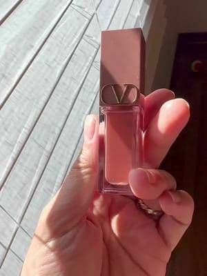 I’m absolutely stoked to introduce this fantastic multi-tasking launch from @Valentino.Beauty! 👉New liquirosso 2-IN-1 soft matte liquid lip color & blush lasting high comfort 💕Shade: 115R After Club (neutral nude) Meet Liquirosso by Valentino Beauty - your new BFF for lips and cheeks! Inspired by the runway, it’s a liquid matte color that’s a breeze to wear. Whether you’re into subtle or bold, it’s got you covered with gorgeous, buildable coverage and a velvety matte finish. 💄✨ I love the color💕it’s so beautiful! Beautiful, buildable coverage with a soft, velvety matte finish. Have you try it? You can find it at @valentino. beauty and @sephora Shop link: https://rstyle.me/+HBarlmj0mQpBzMnQeoBPVg #giftedbyValentino #ValentinoBeauty #ValentinoLiquirosso #makeup #lip #sephorafinds