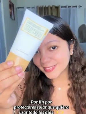 Si tu protector solar te deja la piel grasosa o te daña el maquillaje... ¡es hora de cambiarlo! ✋ @FULLY Skincare #full