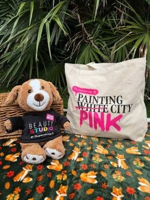 Part two from the amazing Superdrug grand opening in Westfield London ✨🩷 I laid out all the goodies I was lucky enough to receive yesterday – from the main goodie bag, the special bag with a £20 purchase, and even the prizes I won in store activities. My children were so happy to meet their new teddy bear 🥰🧸 What a day full of beauty, fun, and surprises – thank you so much Superdrug! 🩷🤍🖤 @Superdrug #gifted #superdrugcustomercommunity #paintingwhitecitypink #glow_with_ania #superdrugevent