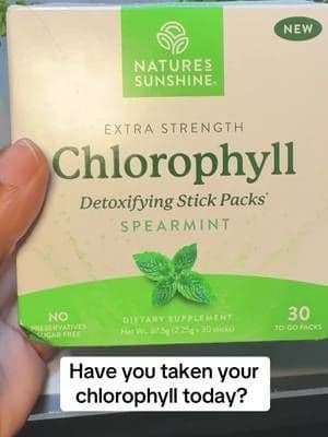 Nature’s Sunshine Chlorophyll Packs Spearmint Feeling sluggish?? 😩 Chlorophyll Packs = detox + glow 💚✨ Mix and sip 🙌 #tiktokshop #tikmademebuyiy #chlorophyll #wellnessroutine #bodyre