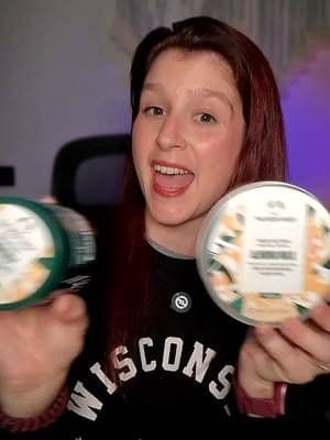 Si eres fan de The Body Shop sabes que para no pagar envío en la web tienes que llegar a 45€… 👀 Pero acaba de llegar a TikTok Shop y ahora solo pagas 1€ de envío (y gratis a partir de 20€). Yo tengo esta butter que en invierno me encanta porque es súper untuosa e hidratante, y la textura yogur me la guardo para verano porque se absorbe rapidísimo. Si eres una loca de la marca como yo… esto te interesa. #thebodyshop #tiktokshopespaña #cuidadocorporal #ofertasbeauty #tuprobadoradeconfianza