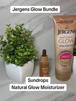 Okay but this combo? It’s giving “I just got back from vacation” without ever leaving the house. ☀️✨ The Jergens Sun Drops + Natural Glow Moisturizer bundle is that effortless bronze moment. You control the glow with the drops, and the moisturizer keeps your skin soft and hydrated while the color builds gradually and evenly. No streaky drama, no orange vibes — just smooth, natural-looking warmth. I love a glow that looks believable. 💛 #tiktokshop #tiktokmademebuyit #naturallookingglow #bodycareessentials #glowupseason