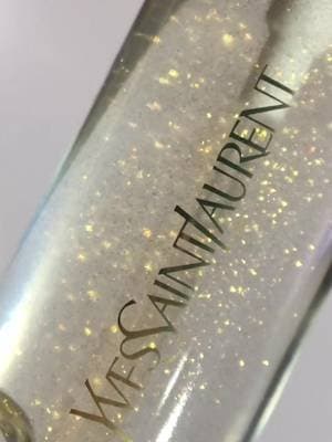 I absolutely adore the @YSL Beauty Touche Eclat Blur Primer! It’s like a magic potion for your skin. The moment I applied it, I felt the smoothness and luxuriousness sinking in. It’s like a pampering session for your face. #COLDGIRLMAKEUP #GLOWYMAKEUP #YSLBEAUTY #GIFTEDBYYSLBEAUTY #beautyunboxing #faceprimer #makeuppage #texturephotography #upclosephotography