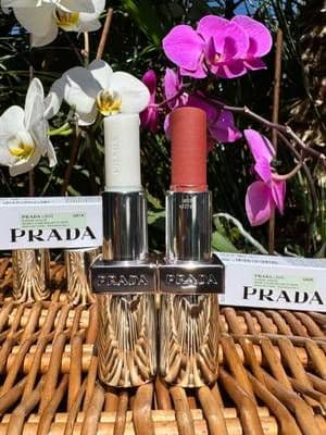 #AD ✨ That soft Prada glow just hits differently 💋 I have this balm in two shades, U020 Rosso and U014 White, and I love how effortlessly it glides on my lips. The texture feels smooth and lightweight, giving that hydrated, glossy finish without feeling heavy. The colour is sheer but buildable, so it looks natural in daylight but still catches the light in the prettiest way. Which shade would you reach for, Rosso or White? Or maybe both? @pradabeauty #PRADABEAUTY #MYPRADAGLOWMYRULES #LorealistarUK #LorealistarUKInstantFlush