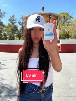 Anthelios UV air un protector ligero como el aire estará ahí en tus aventuras al aire libre sin que puedas notarlo #TanLigeroComoElAireFM #TanLigeroComoElAire #AntheliosUVAir @formetips@La Roche-Posay #ProteccionSolar #Publicidad