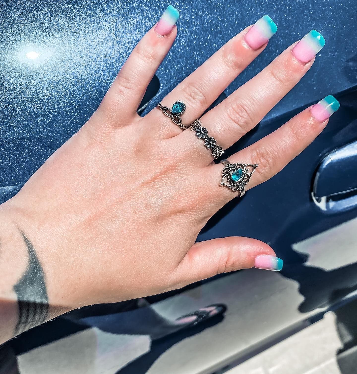 Loving my rings from @marizjewelry.official they are so beautiful 💍 DM me for 80% off your own set with my ambassador c
