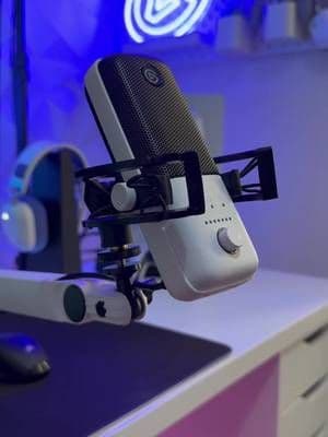 THE NEW WAVE MIC ARM LP COMES IN WHITE! ▶️ Immaculate Design with 360• Rotation ▶️ Magnetic Cable management ▶️ External adjusters for a more secure adjustment And IT’S WHITE AND BLACK!!! If you are looking to switch your set up to a white theme this mic arm, wave:3 white and white stream deck + is for you! #ad #elgato #wavemicarmlpwhite #mic #streamdeck #streamdeckplus ##setups #setupgaming #unboxing