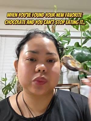 I will definitely order some when I get back from my vacation! It's so good! And the price is very reasonable!💕 #pistachiochocolate #chocolate #dubaichocolatebar #dubaichocolate #tiktokshoploveatfistfind #nerdynuts