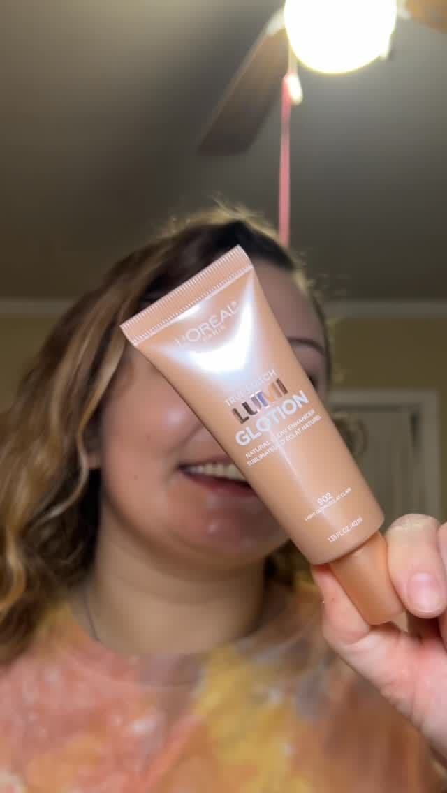 #giftedbylorealparis
GRWM using the L’Oréal Paris True Match Lumi Glotion ✨ I love how it gives me that soft, hydrated