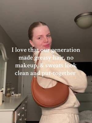 the “clean” girl aesthetic as someone who’s messy >> @Fabletics @Bumble and bumble. #fableticspartner #giftedbybumbleandbumble #cleangirlaesthetic #cleangirllook #nomakeup #slickback #sweatset