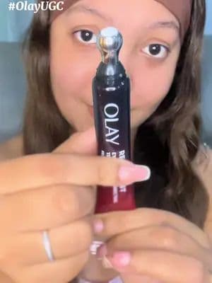 Probando por primera vez Olay Regenerist Eye Wrinkle Correcting Treatment ✨ Me sorprendió muchísimo lo fácil que se apli