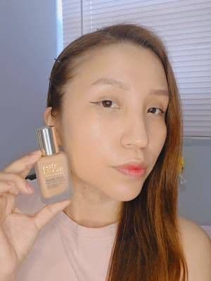 Encontré la mejor base de maquillaje para piel mixta a grasa que realmente no se siente cargada 💖 La nueva Double Wear de @Estée Lauder se fusiona increíble con la piel. Me encanta que es de cobertura construible, larga duración y tiene 57 tonos para un matiz exacto. ¡El acabado de piel radiante y mate dura intacto todo el día! Probando tendencias de belleza con @CXS ✨ 👇 Cuéntame en los comentarios cuál es tu base de maquillaje favorita o si ya la probaste. #EsteeLauder #GiftedByEsteeLauder #DoubleWear #MadeForMore #communityxseen