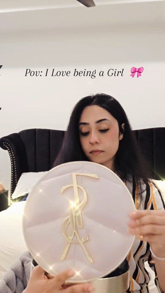 @ysl @yslbeauty
.
.
#Pakistan #India #middleeastern #viralhastags #giftedbyysl