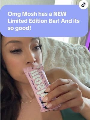 Mosh protein bars are seriously awesome because they have a #cognizin mix that is brain fuel we’re talking #ashwagandha #flaxseed #lionsmane #B12 #D3 #omega3 this bar is not only delicious but it’s good for your brain and has protein. I love it! #moshbar #moshproteinbar #proteinbar #limitededition #fashionlookbook #spotlightfinds #newyearnewaura #tiktokshopcreatorpicks #mademyyear #ttslevelup #ttsdelightnow #GiftGuide #TikTokShopLoveAtFirstFind #seasonalgems #lovelanguage #tiktokshopjumpstartsale