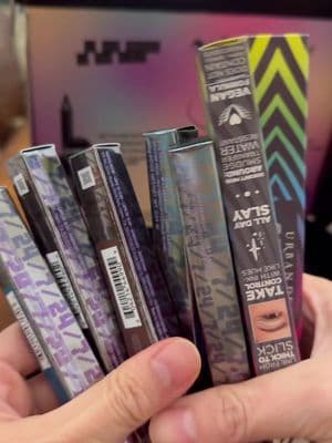 Try on @urban decay vote the best eyeliner.π·οΈ Those are voted the best eyeliner and featured on the @Allure @Glamour award winner.π #urbandecay #giftedbyurbandecay #urbandecayprovidedproduct #satisfying #eyeliner #makeup #asmr #unboxingvideo #eye #makeuphaul #asmrcommunity #beautyaddict #makeupawards #eyelinergoals