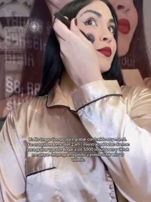 yo maquillandome alas 2 AM , mientras mi bebé duerme y así poder grabar 🎦 y poder llegar alos 5000 mil seguidores y tiktok me saque del programa piloto y poder subir mis 20 videos. #contenido #tiktokshop #mamaprimeriza #bebe #creaciondecontenido